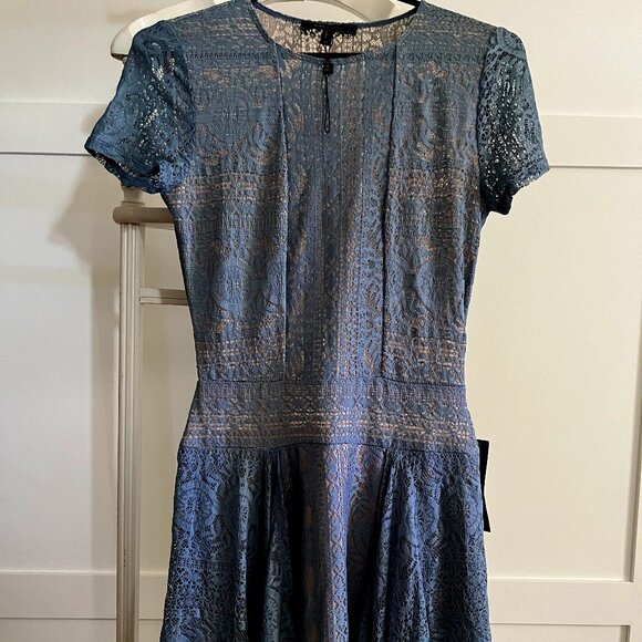 BNWT BCBGMAXAZRIA Aileen Blue Depth Lace Handkerchief Hem (XS) - Picture 2 of 8